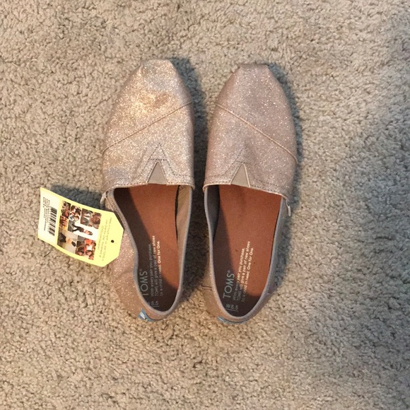 Shoes - Toms shoes